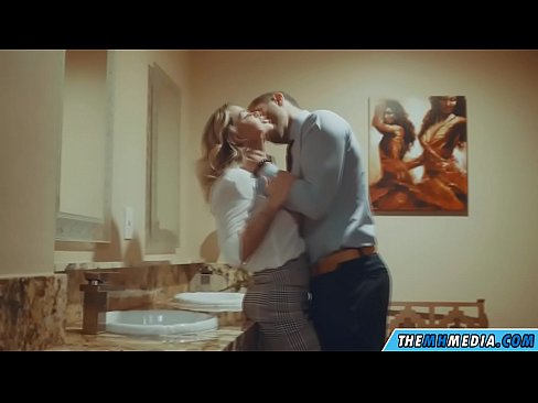 ❤️ Când o blondă cu sânii mari te seduce într-o toaletă publică ❤️❌ at us ro.pornokey.ru ☑